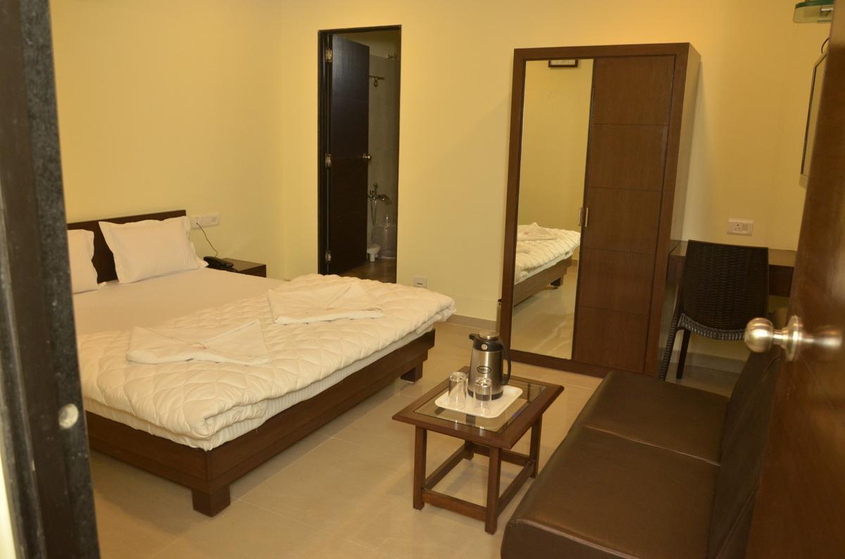 Hotel Ambience Sarkhej Exterior photo