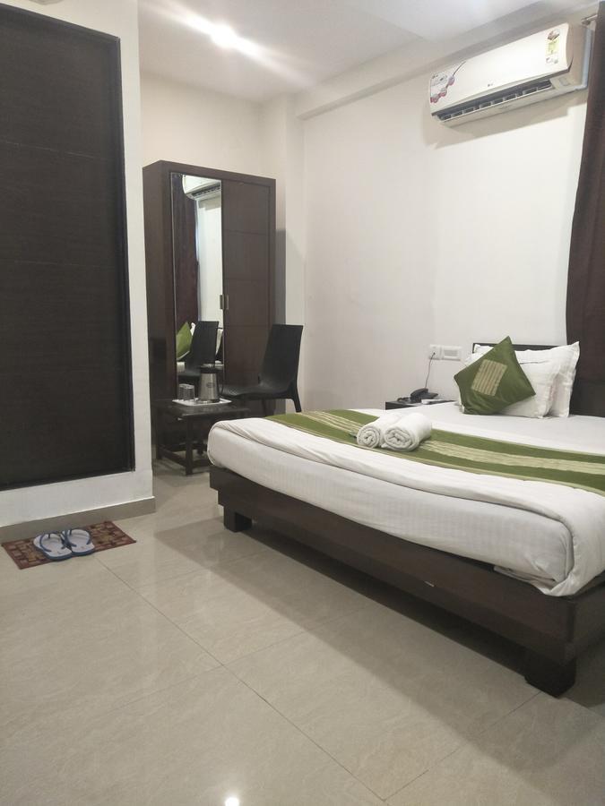 Hotel Ambience Sarkhej Exterior photo